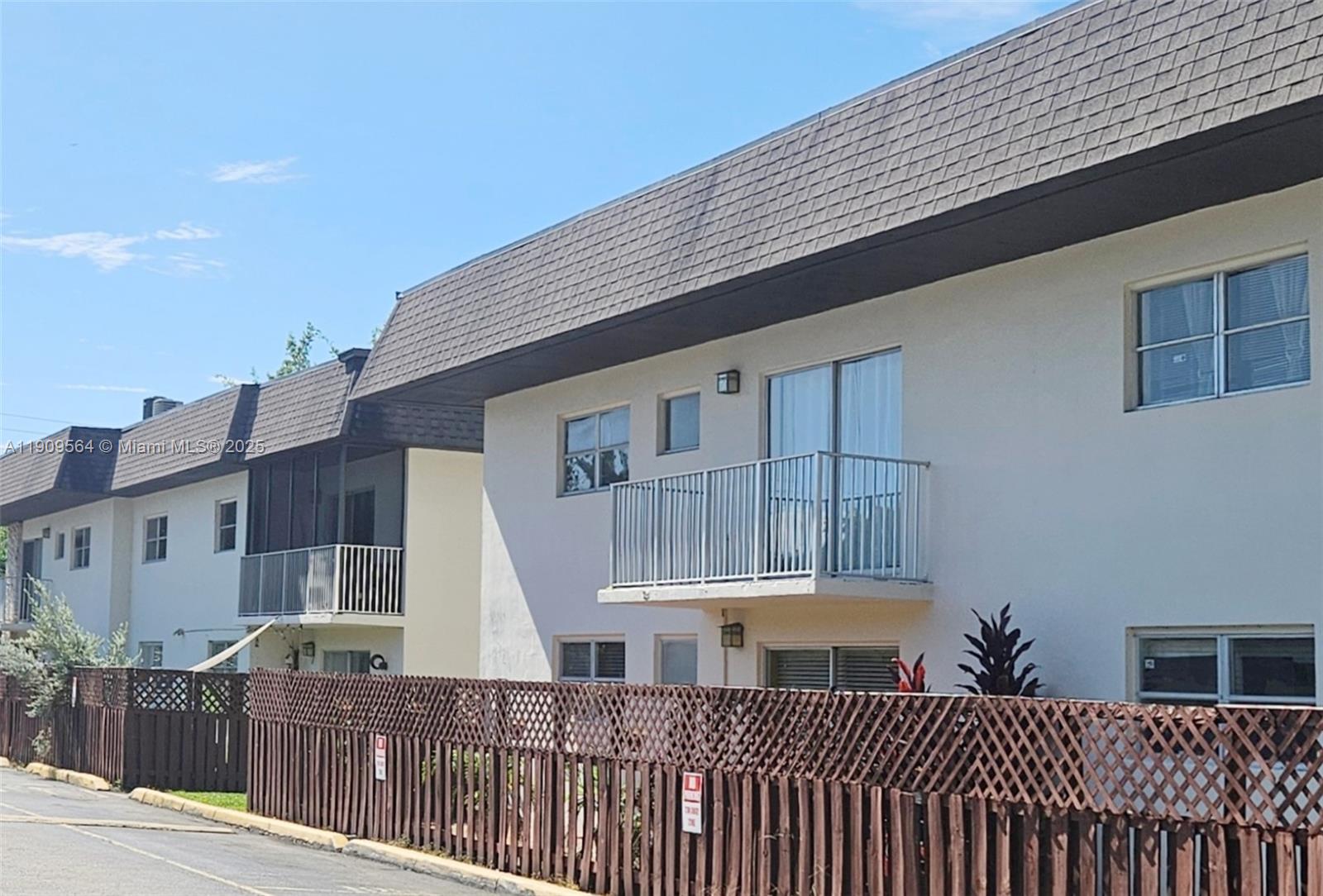 GALLOWOOD CONDO - Residential Lease