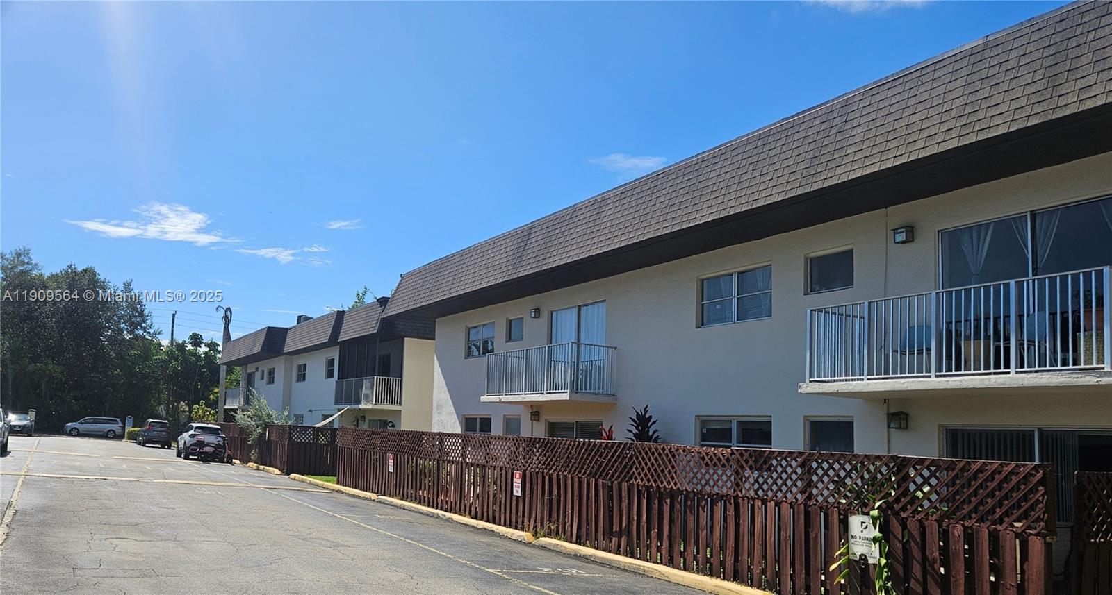 GALLOWOOD CONDO - Residential Lease