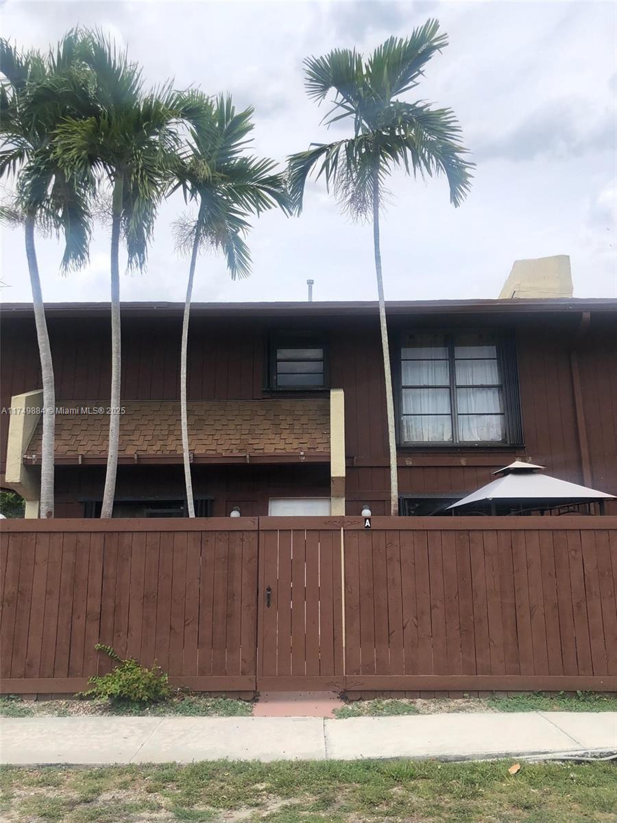 7114 Sw 114th Pl A, Miami, Broward County, Florida - 2 Bedrooms  
3 Bathrooms - 