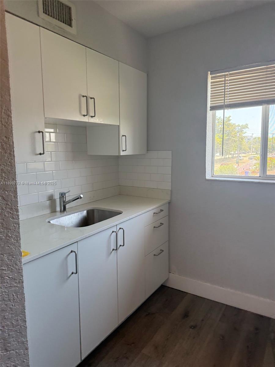 2330 NW 11th St 46
