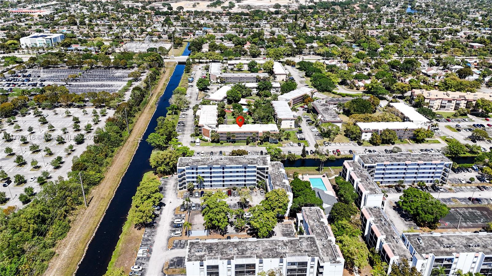 OMEGA CONDO NO 8 - Residential