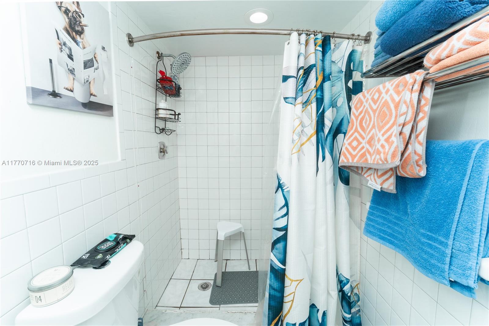 OMEGA CONDO NO 8 - Residential