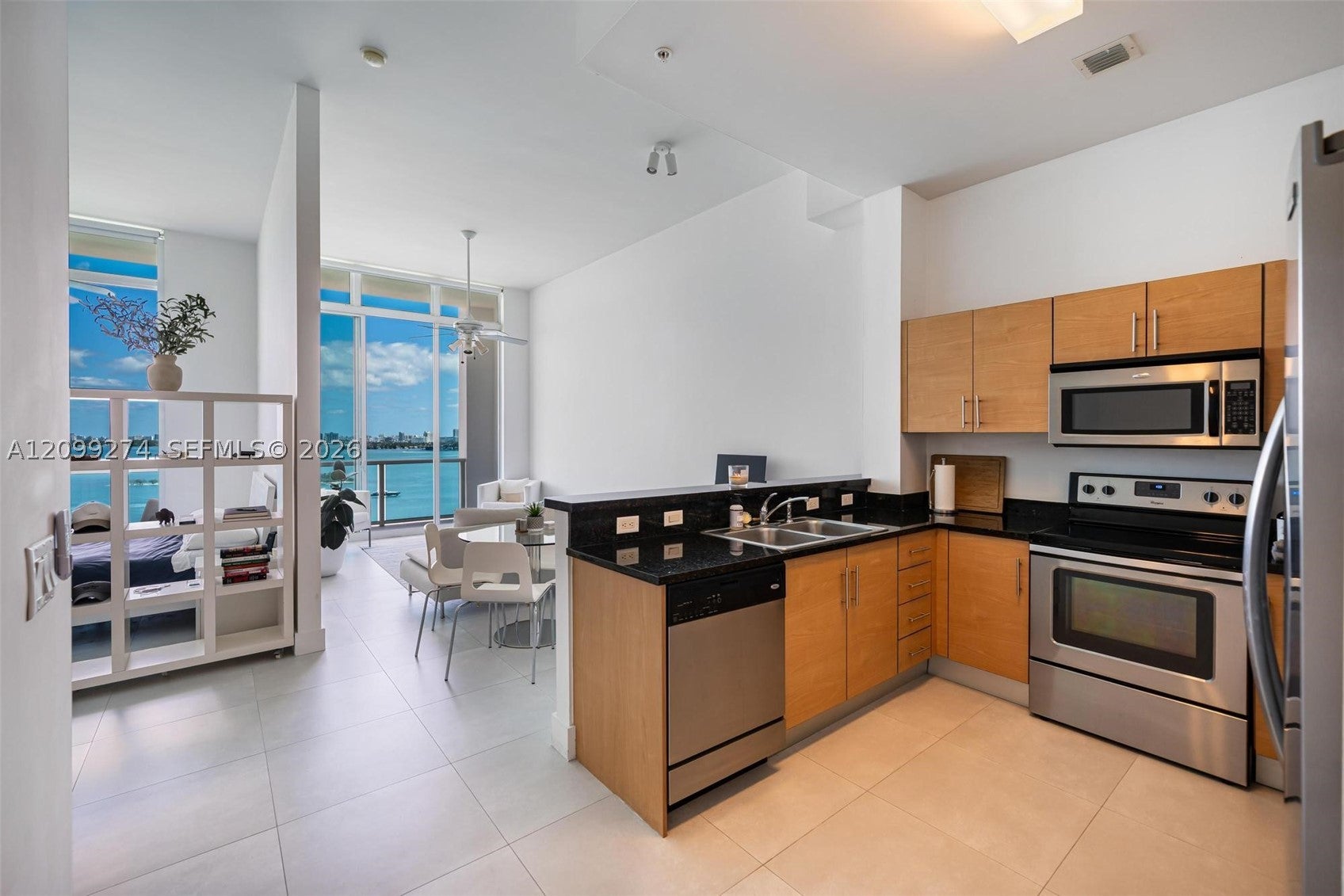 725 NE 22nd St PH2C