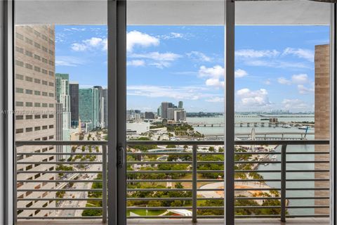 325 S Biscayne Blvd 3222 Miami FL 33131