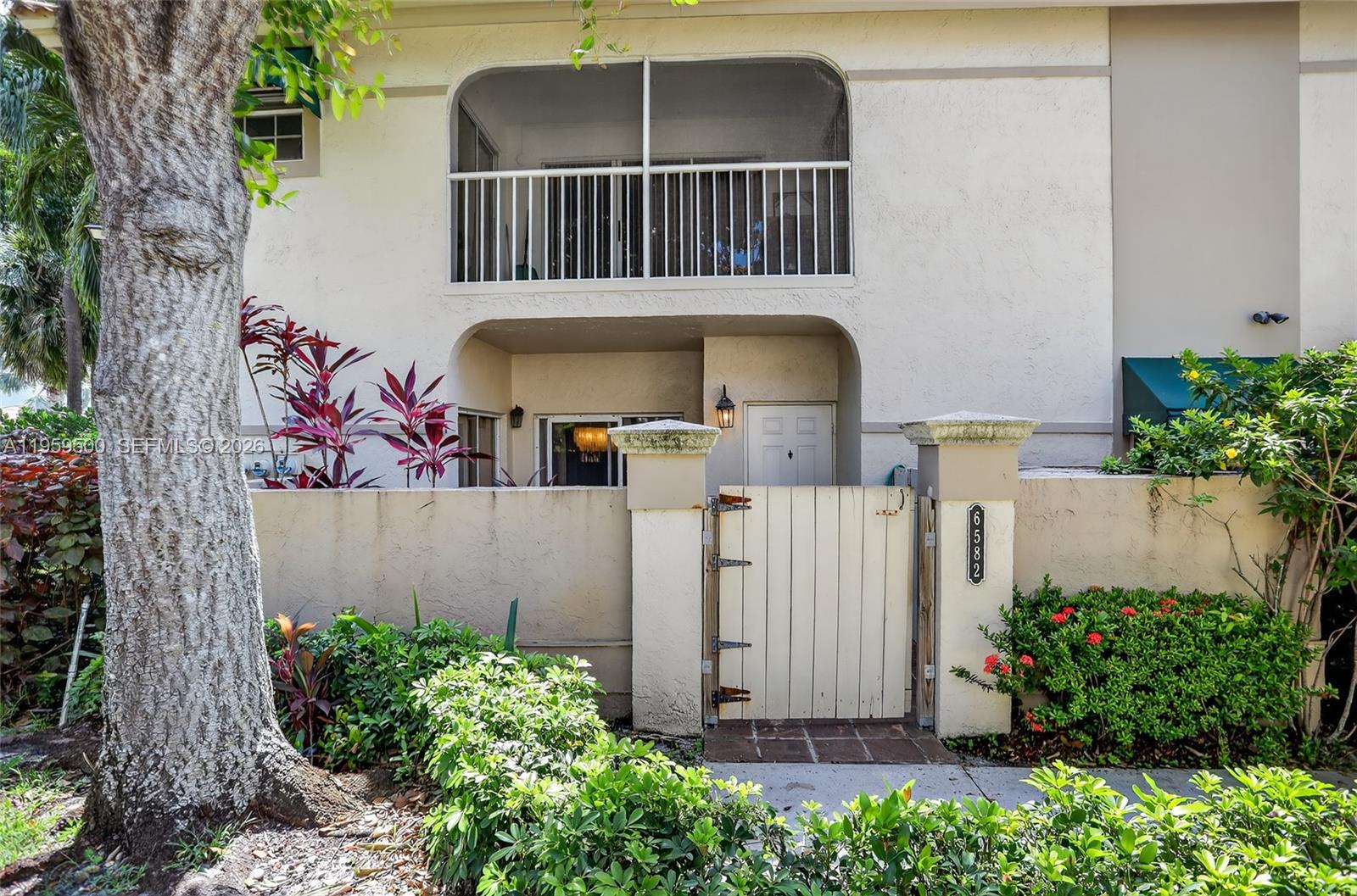 PLUM AT BOCA POINTE CONDO - Residential