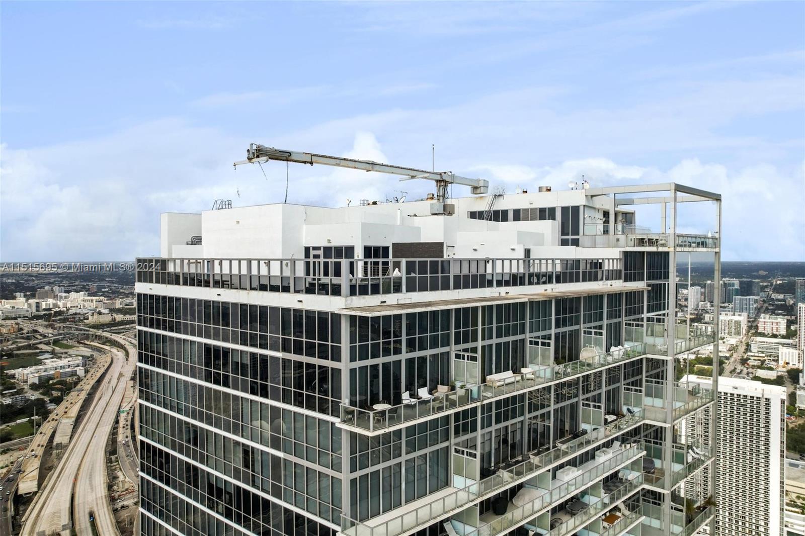 MARQUIS CONDO - Residential