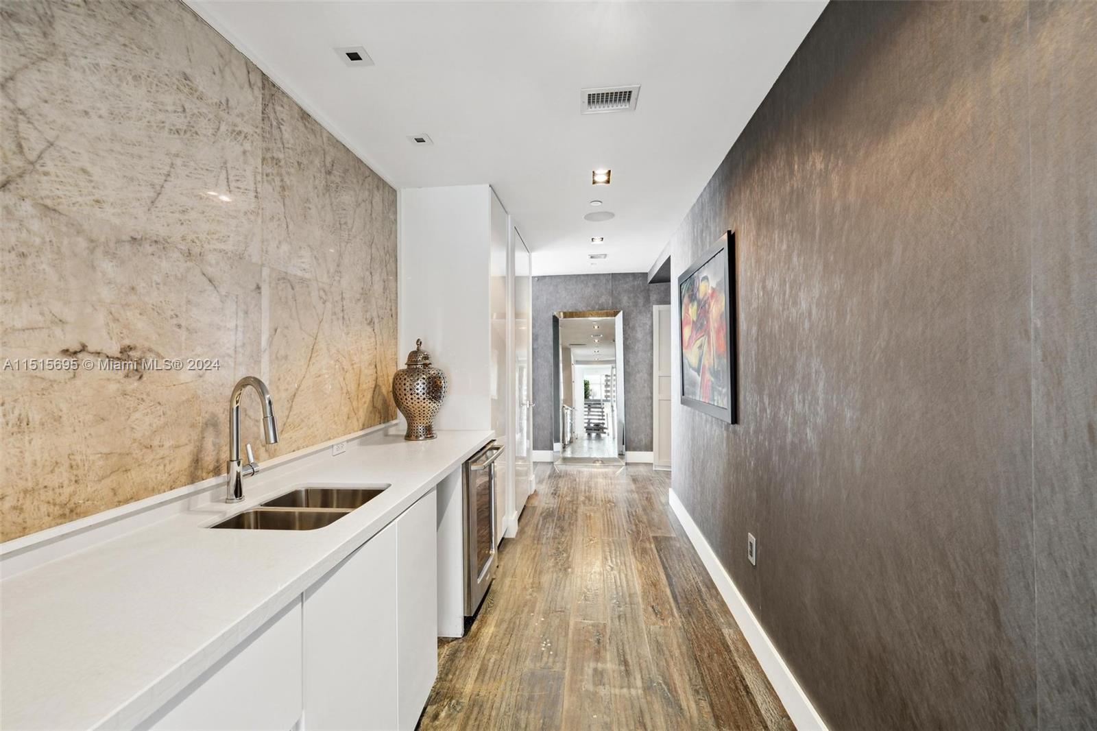 MARQUIS CONDO - Residential