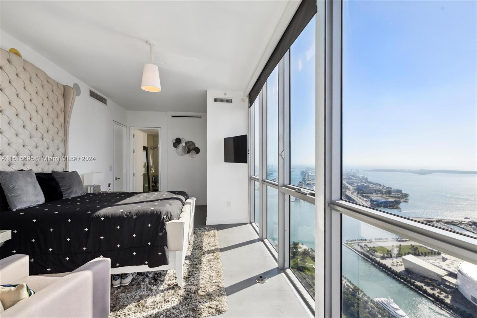 MARQUIS CONDO - Residential