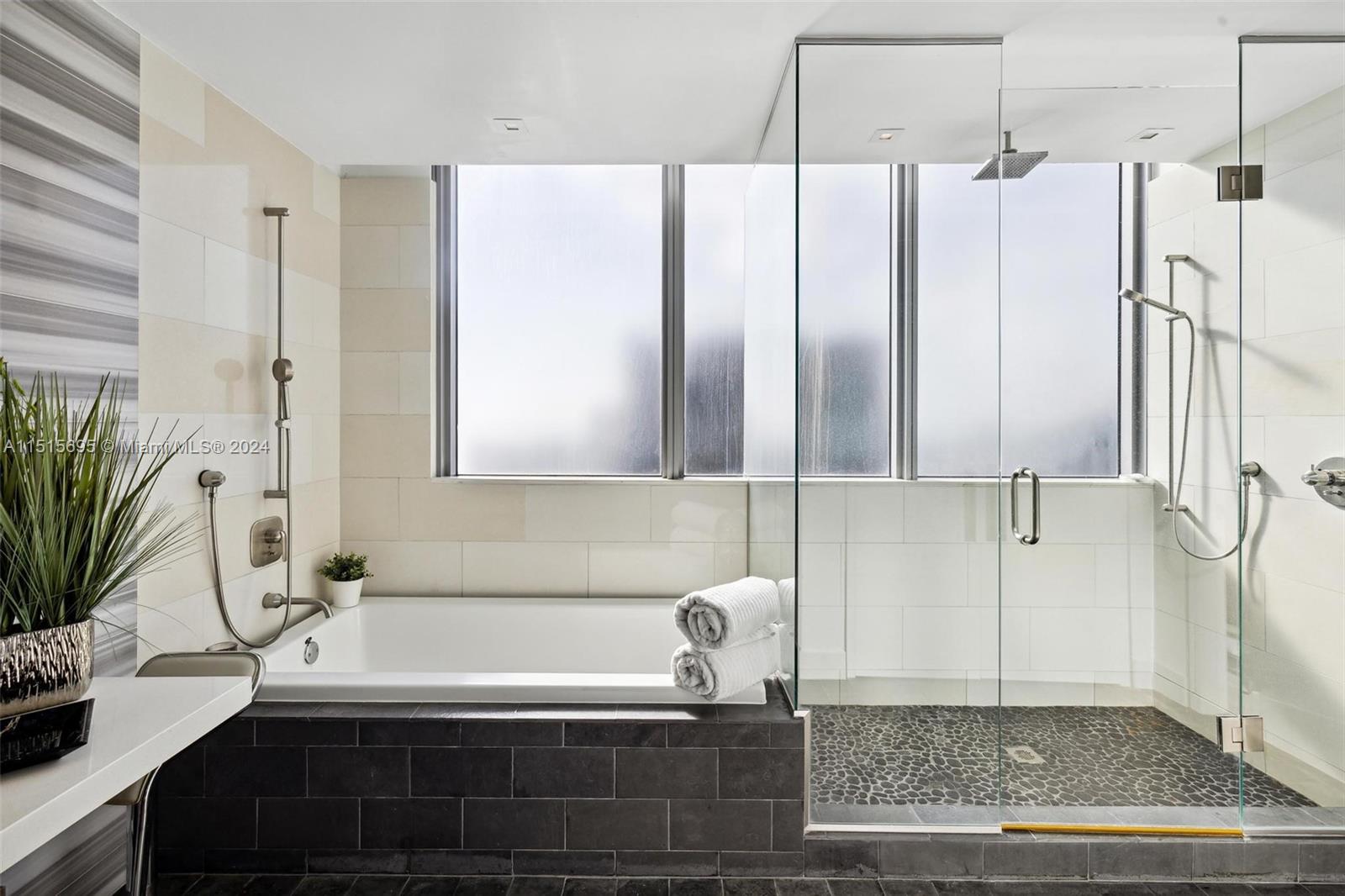 MARQUIS CONDO - Residential