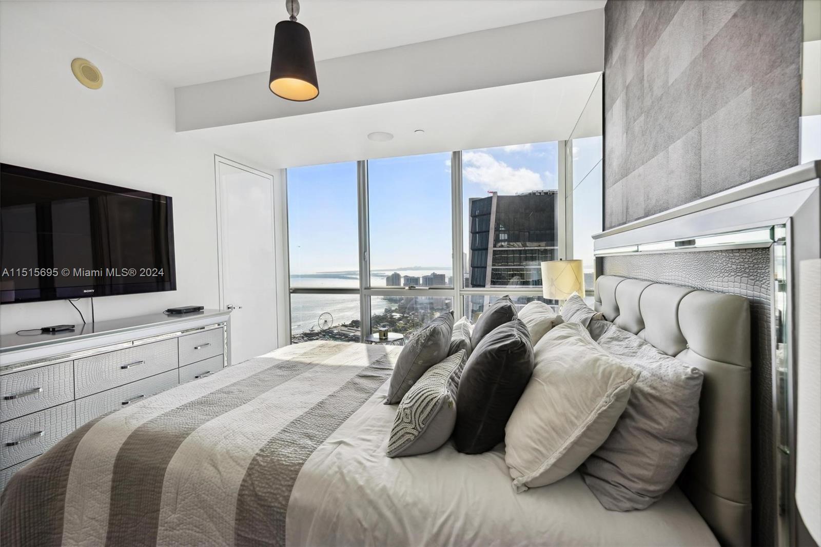 MARQUIS CONDO - Residential