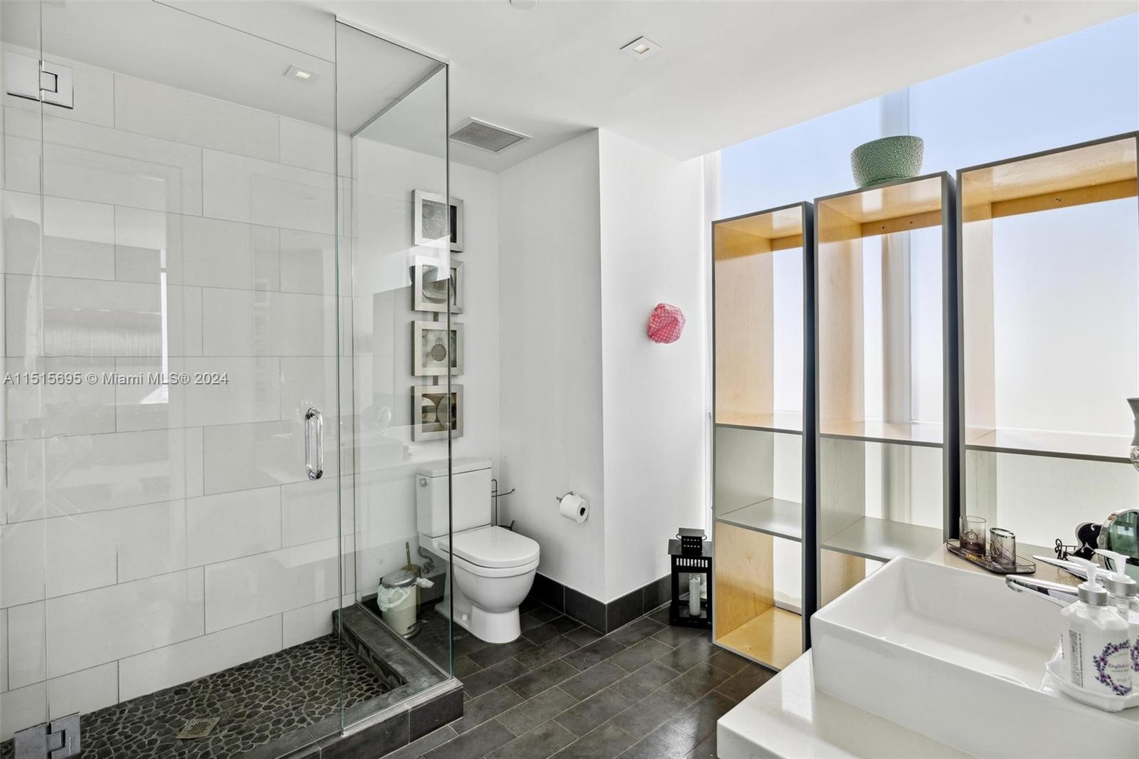 MARQUIS CONDO - Residential