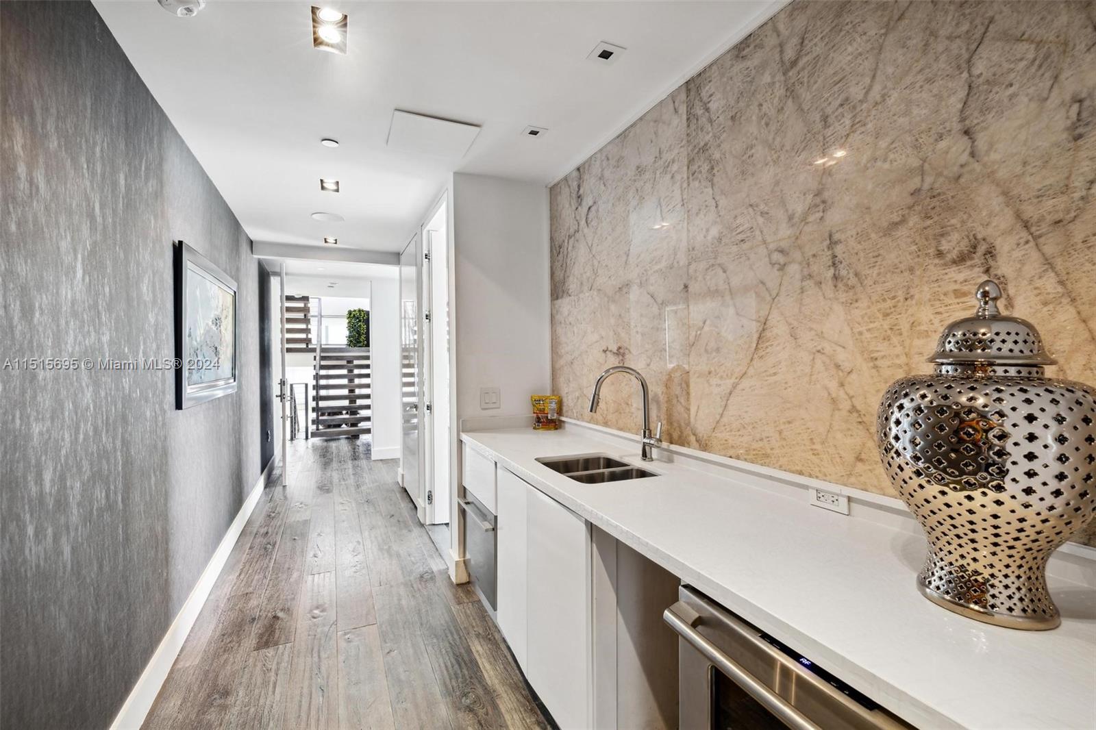 MARQUIS CONDO - Residential