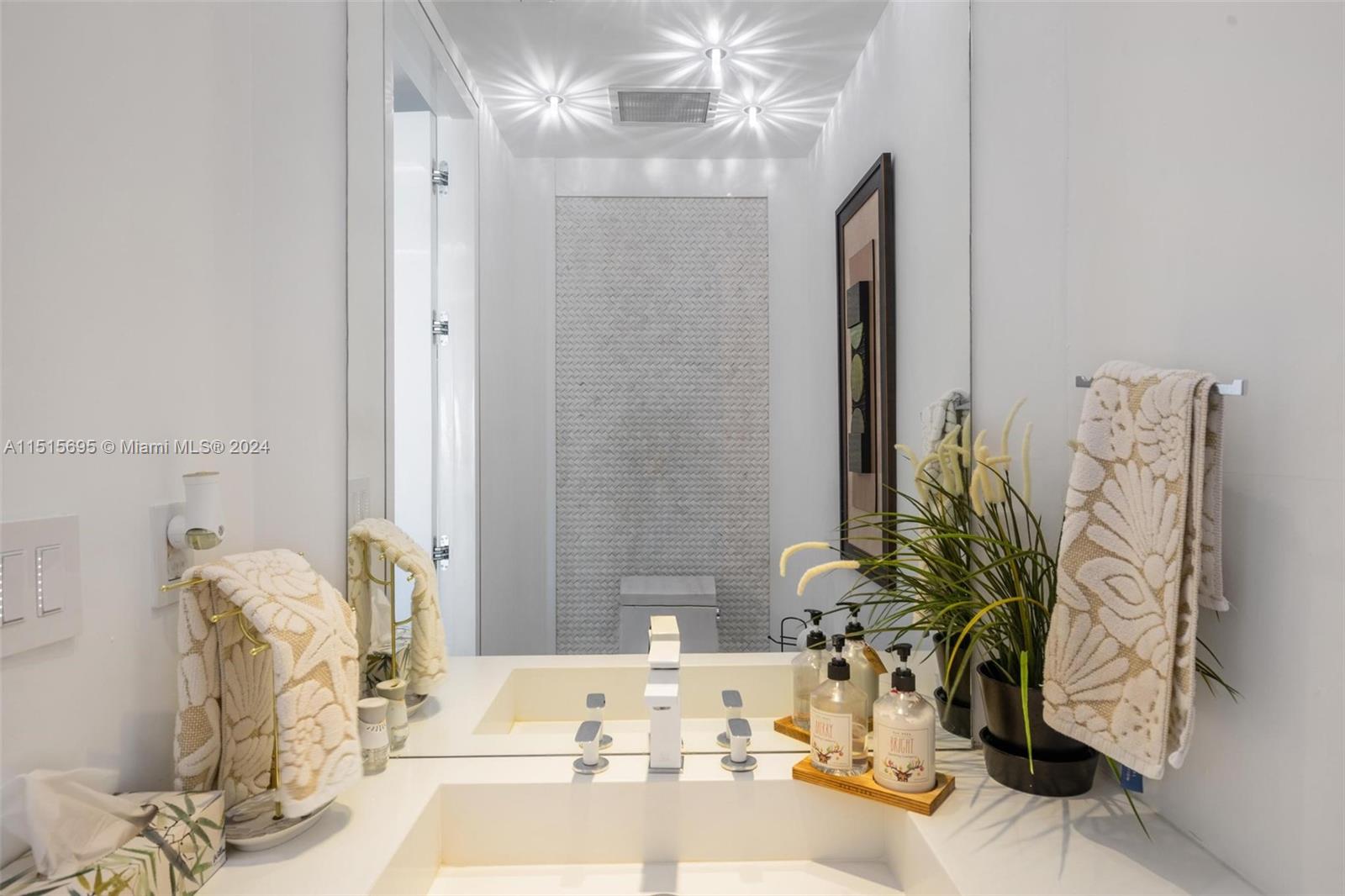 MARQUIS CONDO - Residential