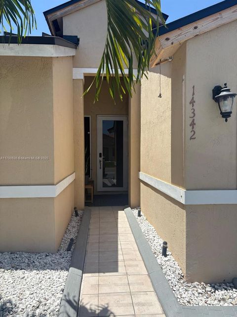 14342 SW 159th Ct Miami FL 33196