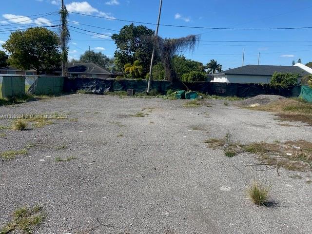 Lease this commercial zoned land for many purposes.
Food trucks/Truck parking or any other commercial purpose that suites your needs
Lease at $5,000 per month
Also for Sale