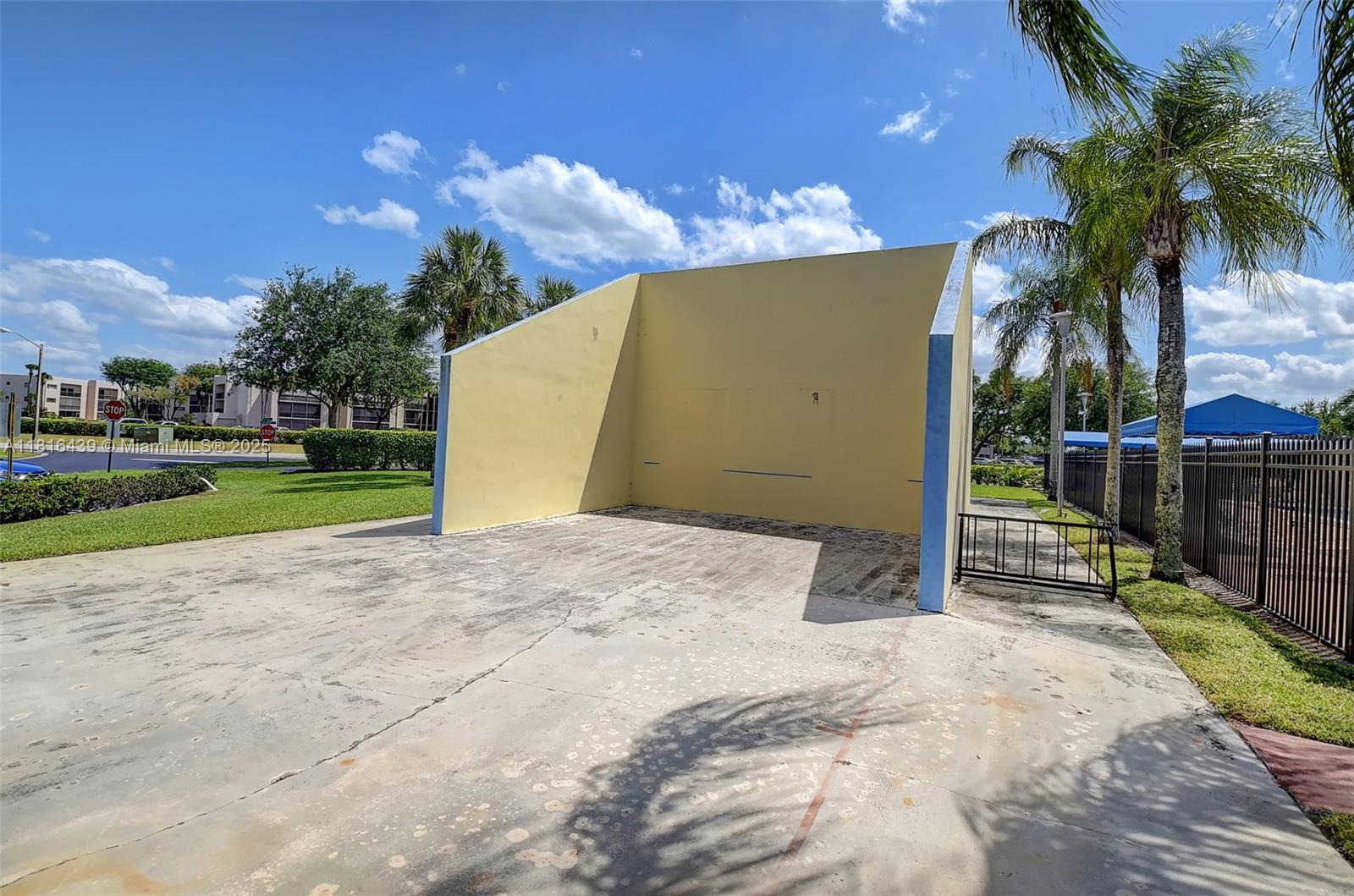 KINGS POINT 13 - Residential Lease