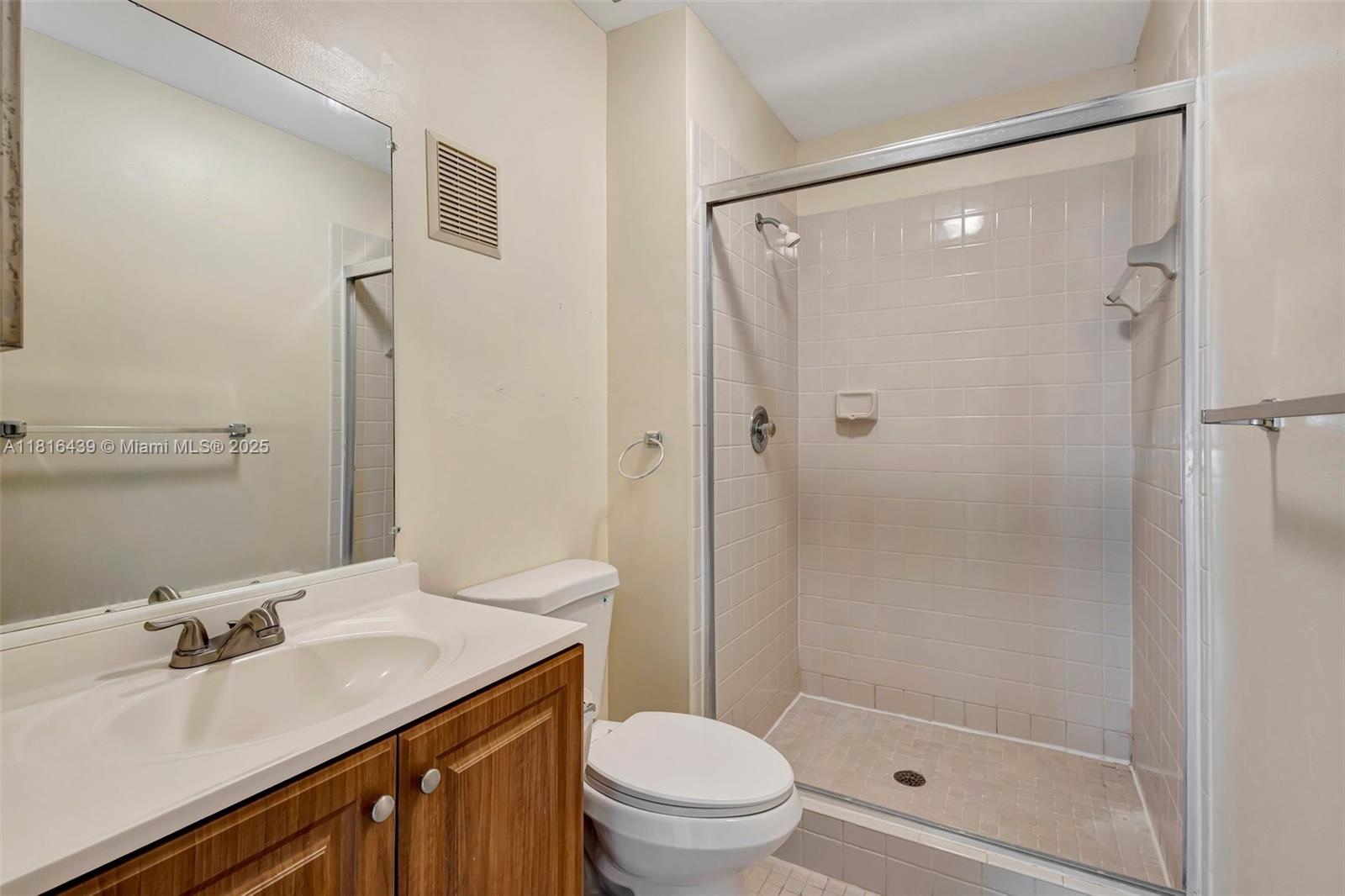 KINGS POINT 13 - Residential Lease