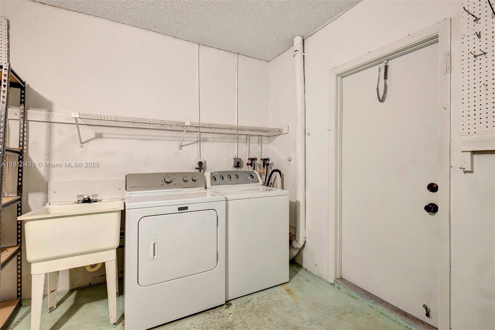 KINGS POINT 13 - Residential Lease