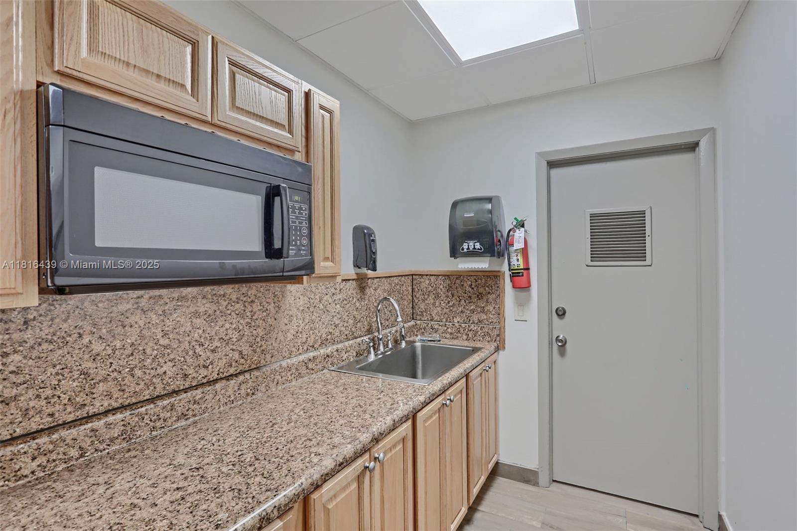 KINGS POINT 13 - Residential Lease