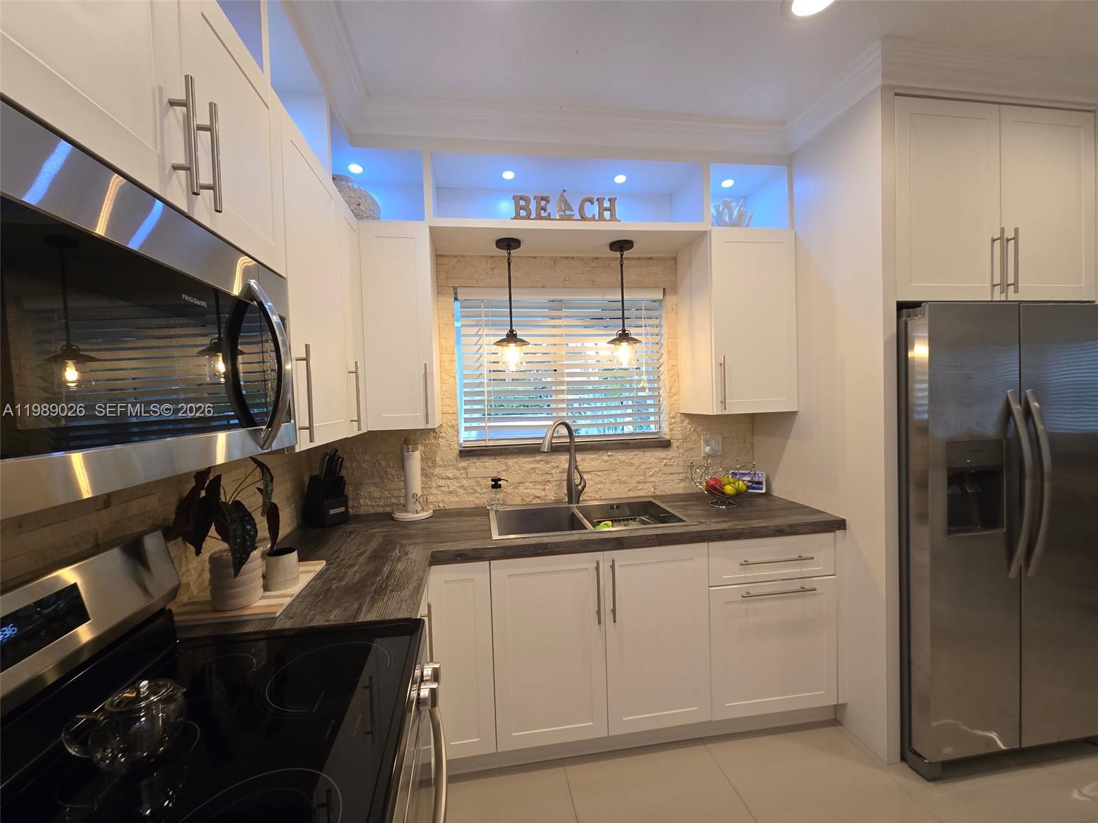 BIMINI AT THE OASIS - Residential Lease