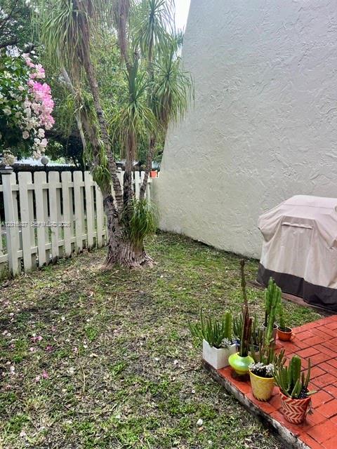 NORTHGATE TOWNHOUSE CONDO - Residential