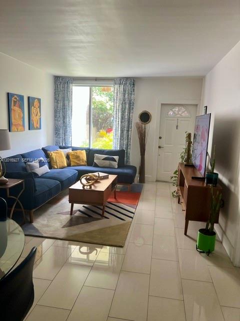 NORTHGATE TOWNHOUSE CONDO - Residential