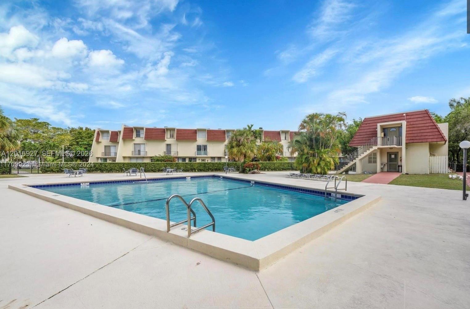 NORTHGATE TOWNHOUSE CONDO - Residential