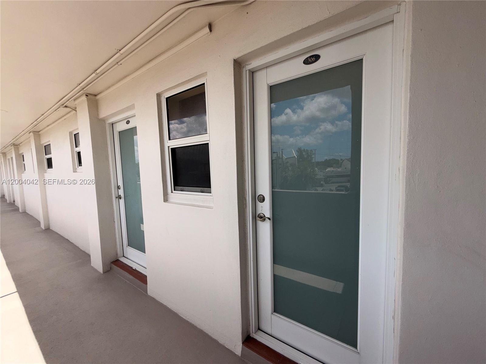 ROYAL BAHAMIAN WEST - Residential