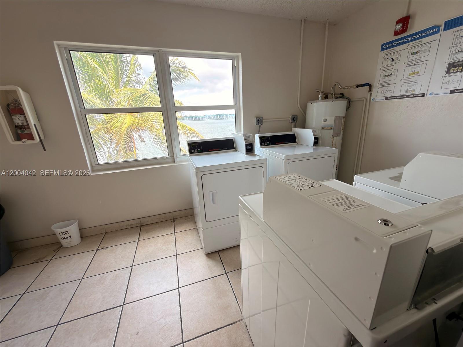 ROYAL BAHAMIAN WEST - Residential