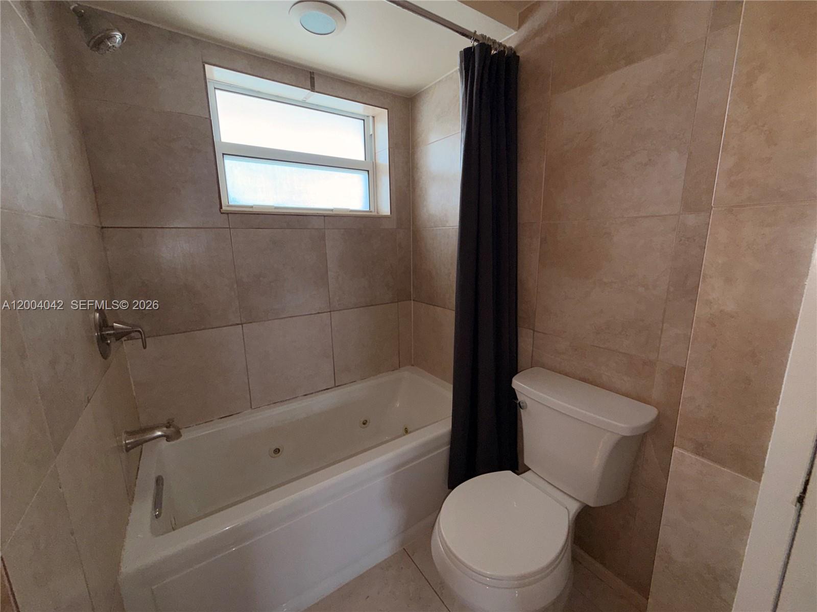 ROYAL BAHAMIAN WEST - Residential