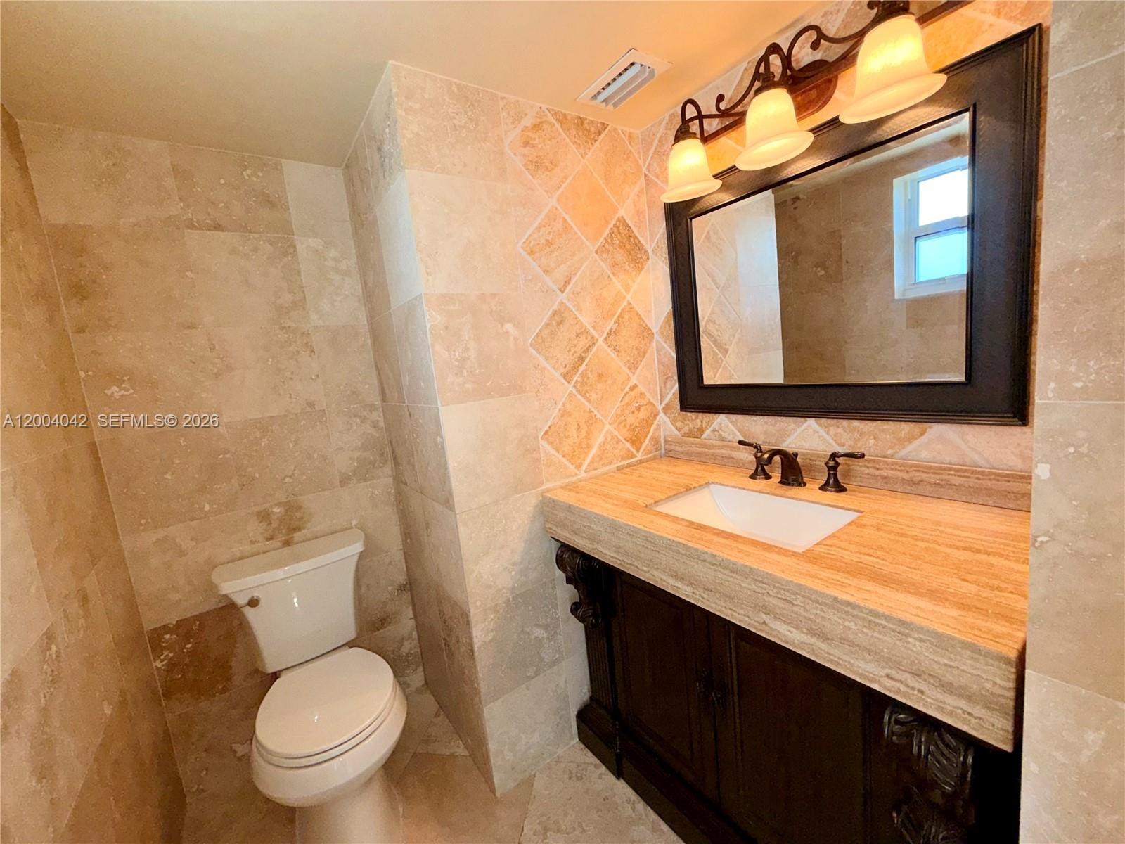 ROYAL BAHAMIAN WEST - Residential