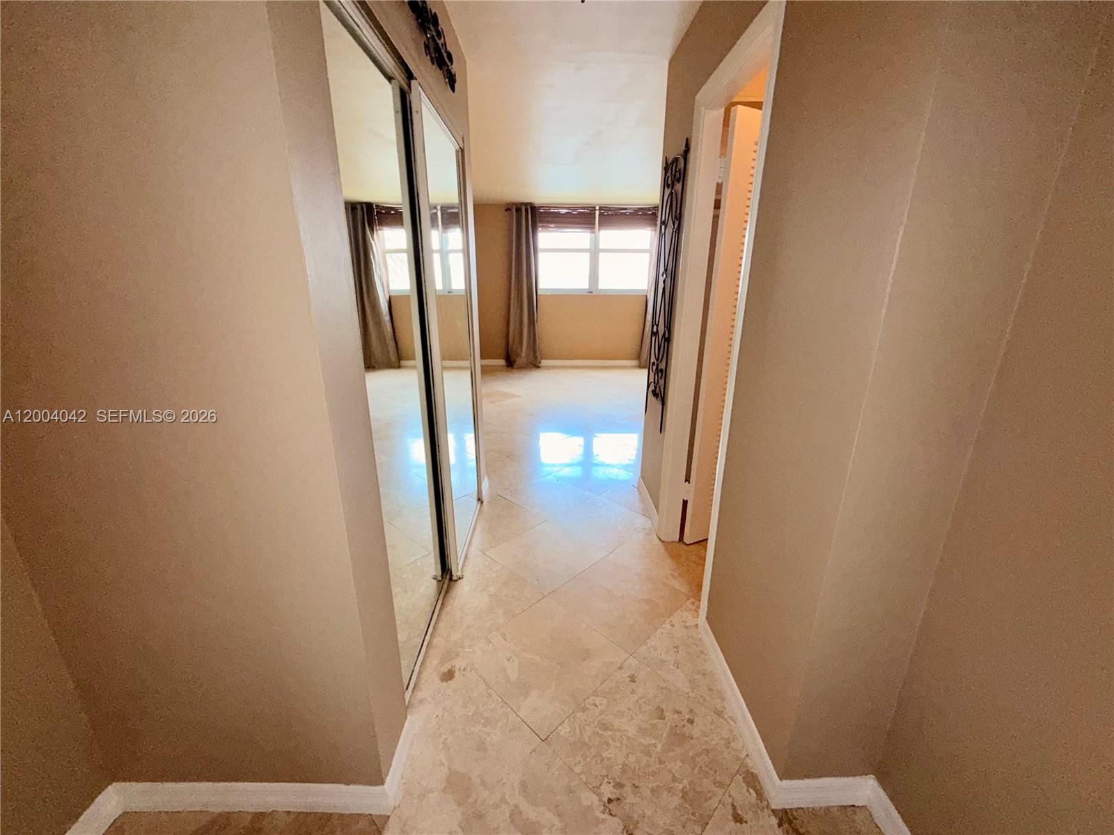 ROYAL BAHAMIAN WEST - Residential