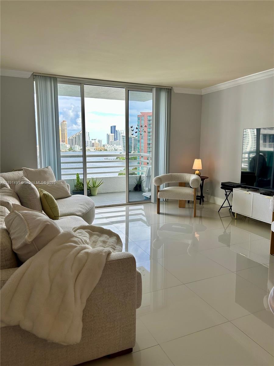 PARC CENTRAL AVENTURA EAS - Residential Lease