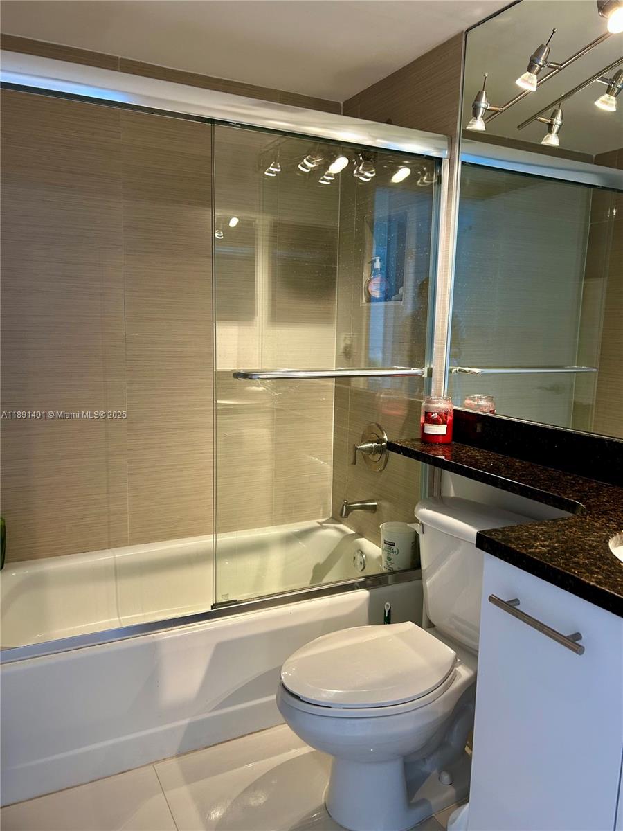 PARC CENTRAL AVENTURA EAS - Residential Lease