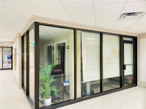 2555 Collins Ave C4 Miami Beach FL 33140