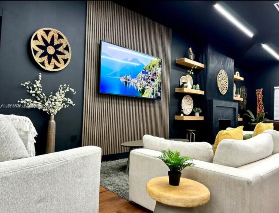 2612 SW 12th St Main