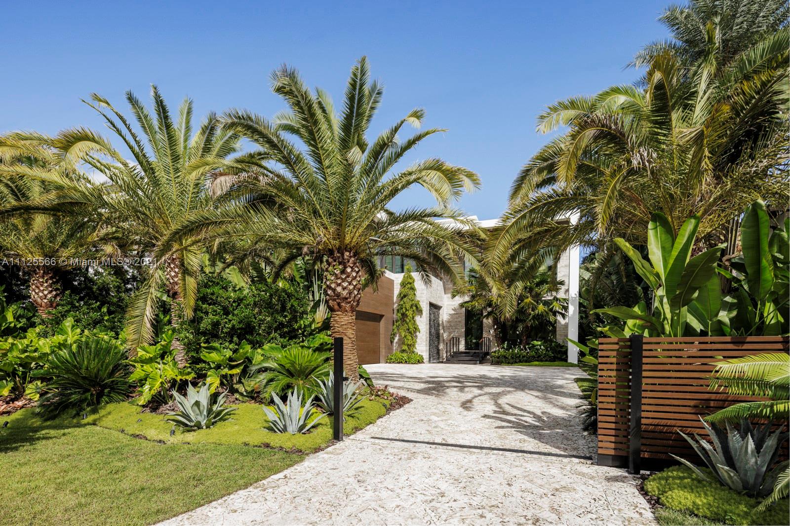 SUNSET ISLANDS-ISLAND NO - Residential