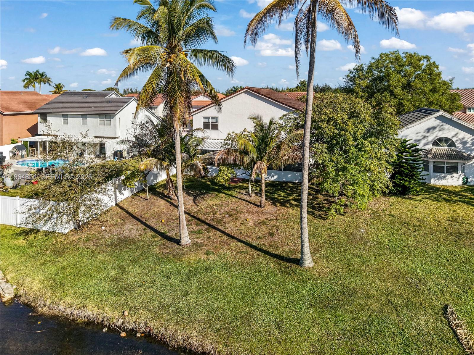 SAWGRASS ESTATES NORTH - Residential