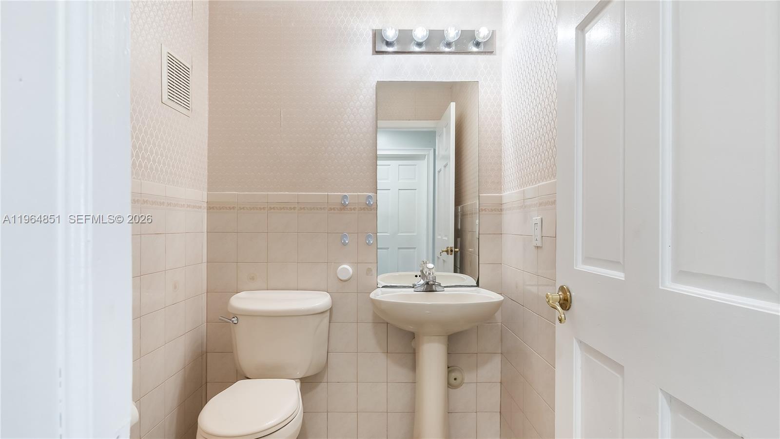 SAWGRASS ESTATES NORTH - Residential