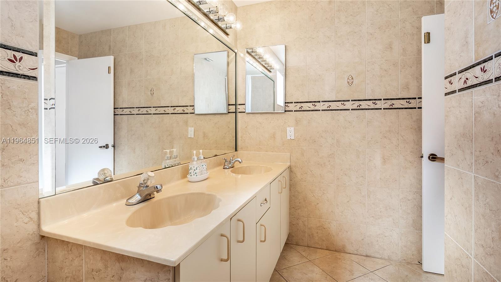 SAWGRASS ESTATES NORTH - Residential