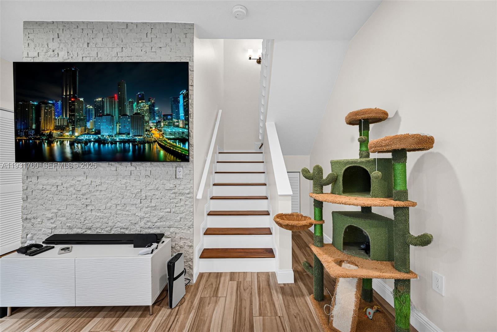 WEST LAKE VILLAGE PLAT - Residential