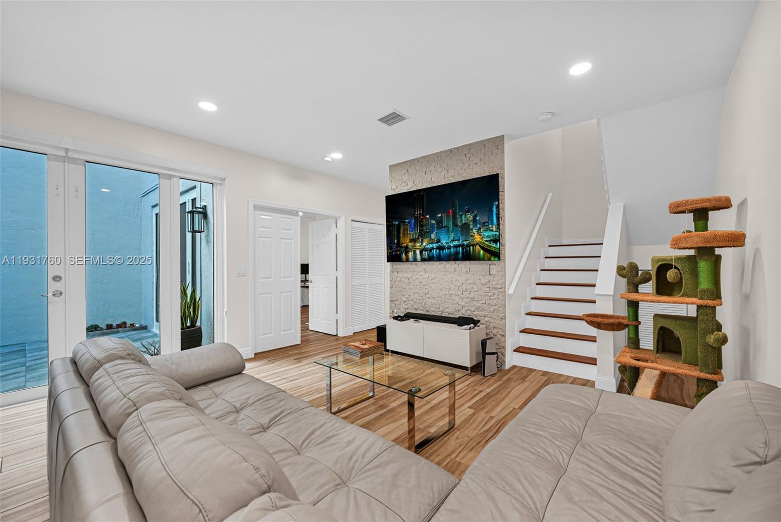 WEST LAKE VILLAGE PLAT - Residential