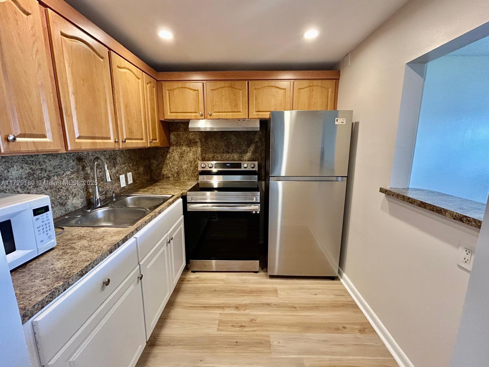 FANSHAW AT CENTURY VILLAG - Residential Lease