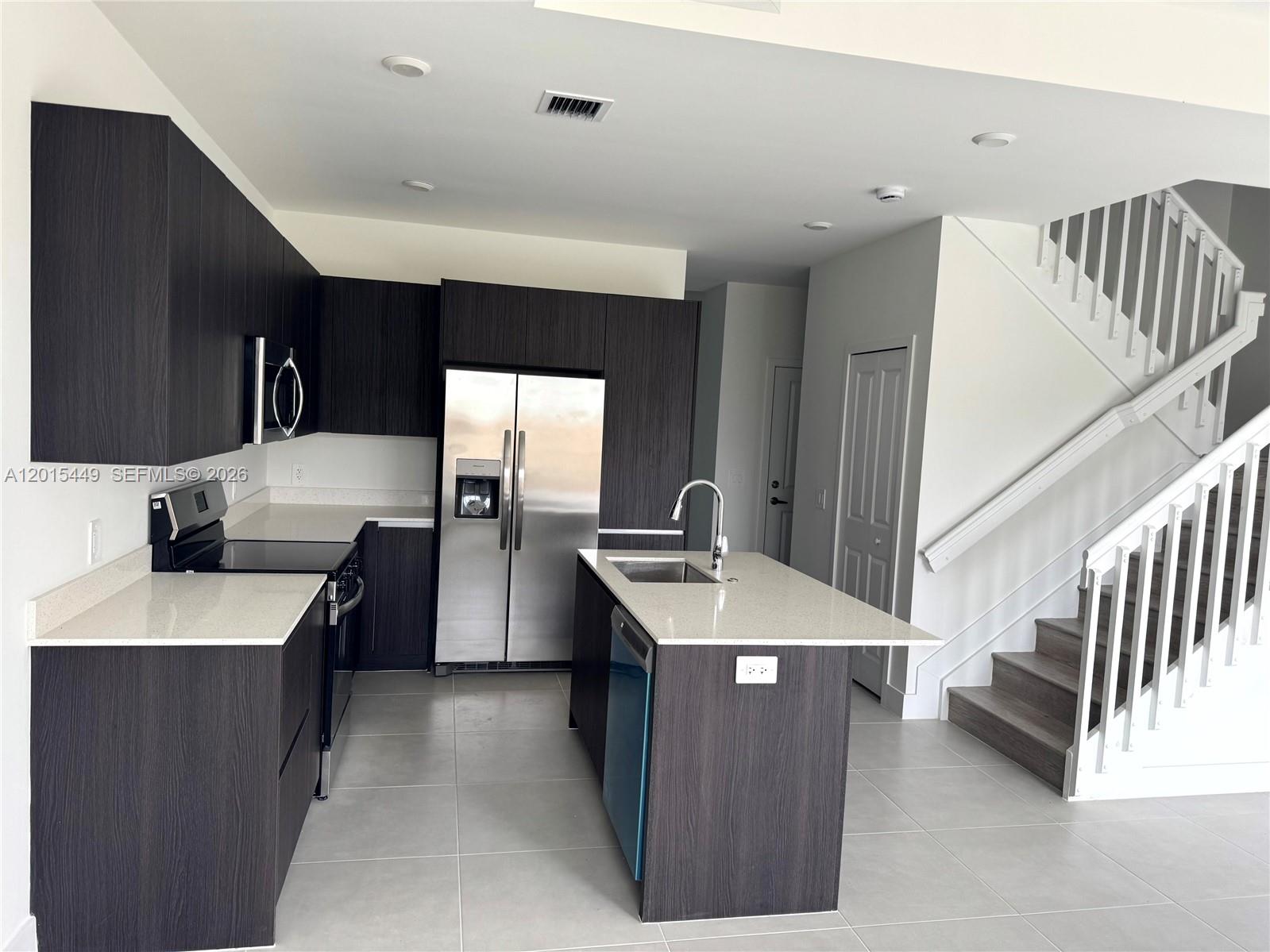 CENTURY PARK SQUARE - Residential