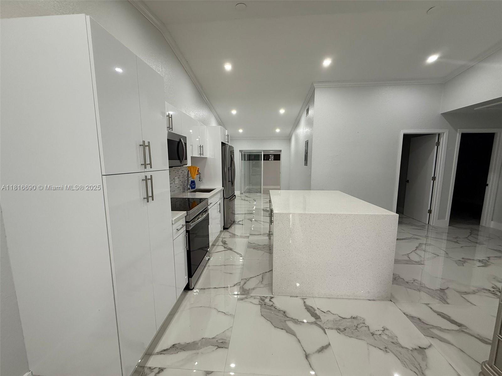 BILTMORE VILLAS SEC I - Residential Lease