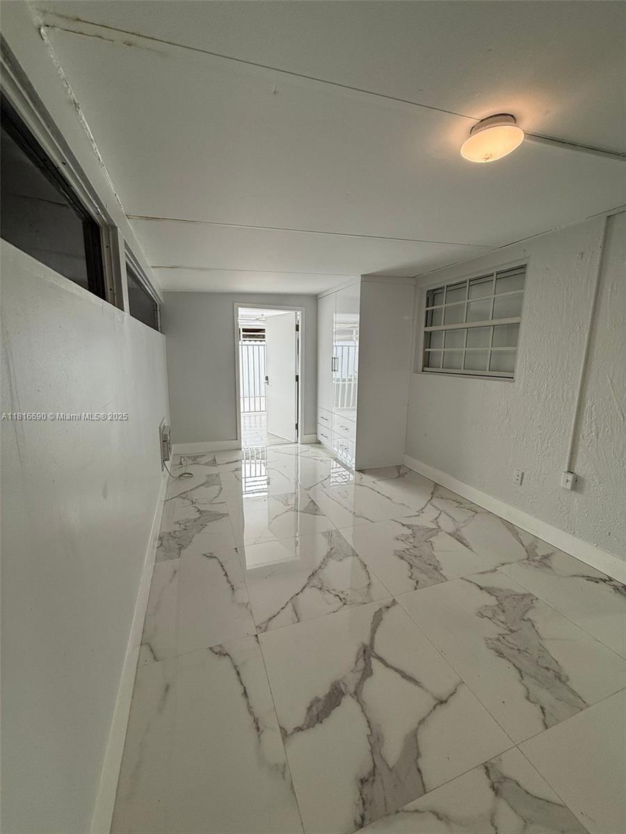 BILTMORE VILLAS SEC I - Residential Lease