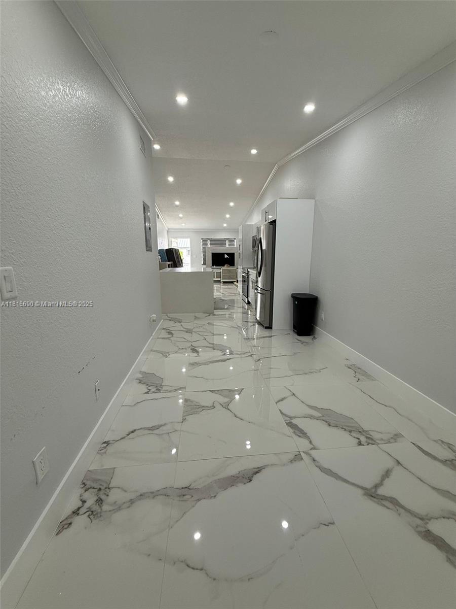 BILTMORE VILLAS SEC I - Residential Lease
