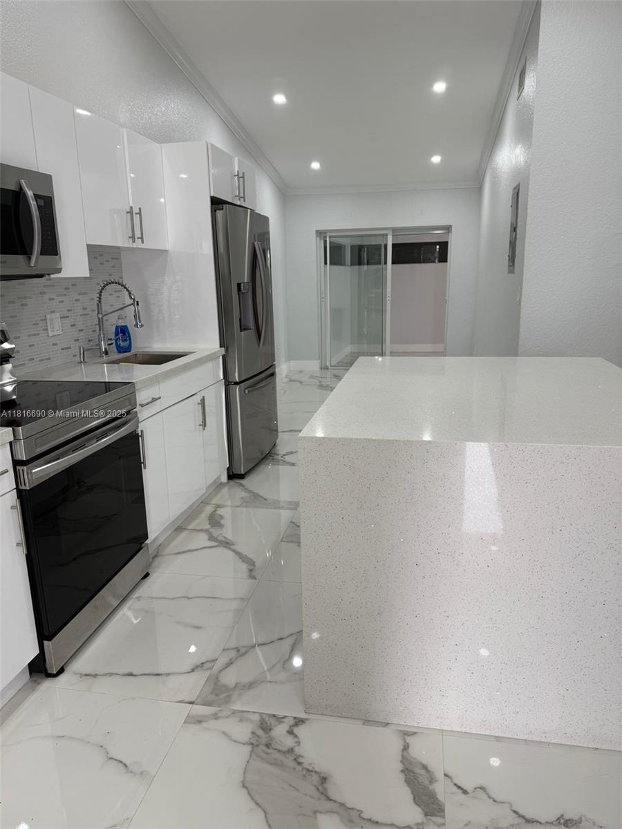 BILTMORE VILLAS SEC I - Residential Lease