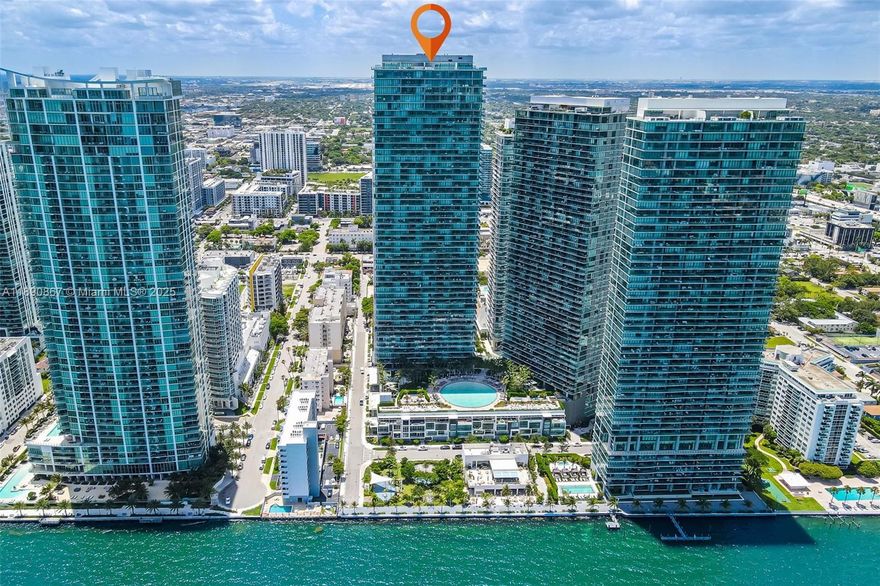 A rare opportunity town this sophisticated , high -floor residence in the hart of Edgewater. Perched on the  43rd floor , this expansive 1 bedroom unit offers breathtaking ,panoramic views of the Biscayne bay and Atlantic Ocean , combining luxury , confort and a resort - style lifestyle