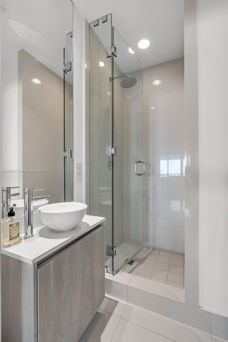 GRAN PARAISO CONDO - Residential